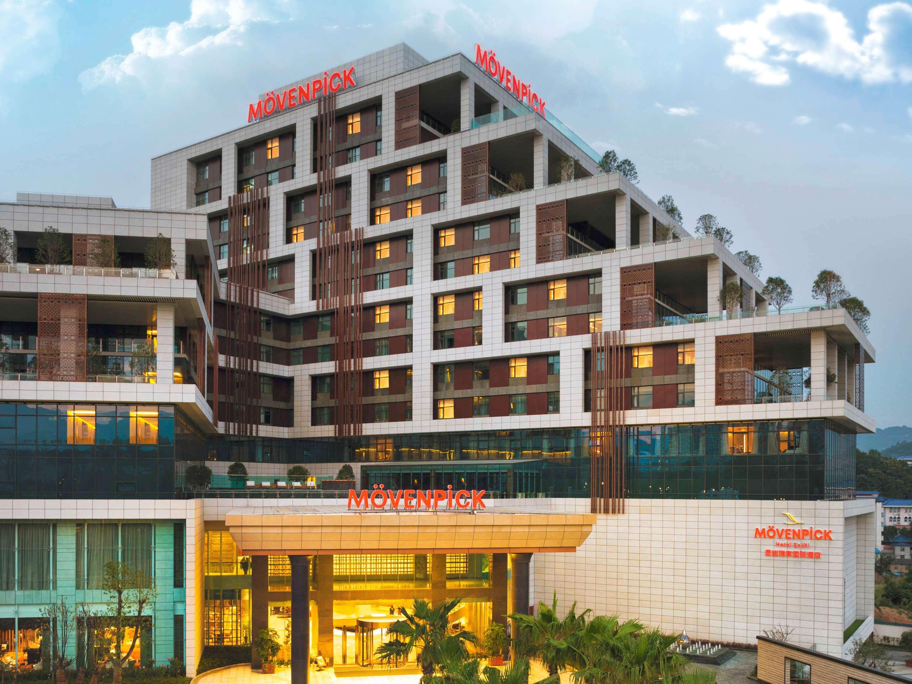 Movenpick Hotel Enshi Exteriör bild
