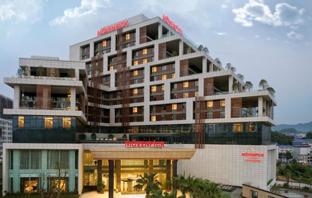 Movenpick Hotel Enshi Exteriör bild